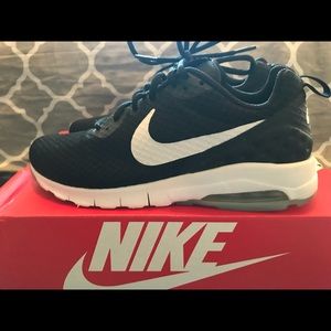 Women’s Nike Air Max Motion